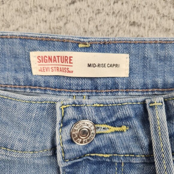 Levi Strauss Signature Mid Rise Capri's Light Wash Jeans Womens Size 10 Stretch - Picture 8 of 10